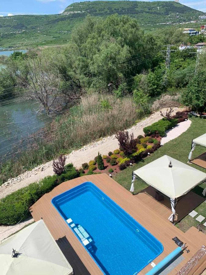 Acktion Deluxe Hotel Sumen Kültér fotó