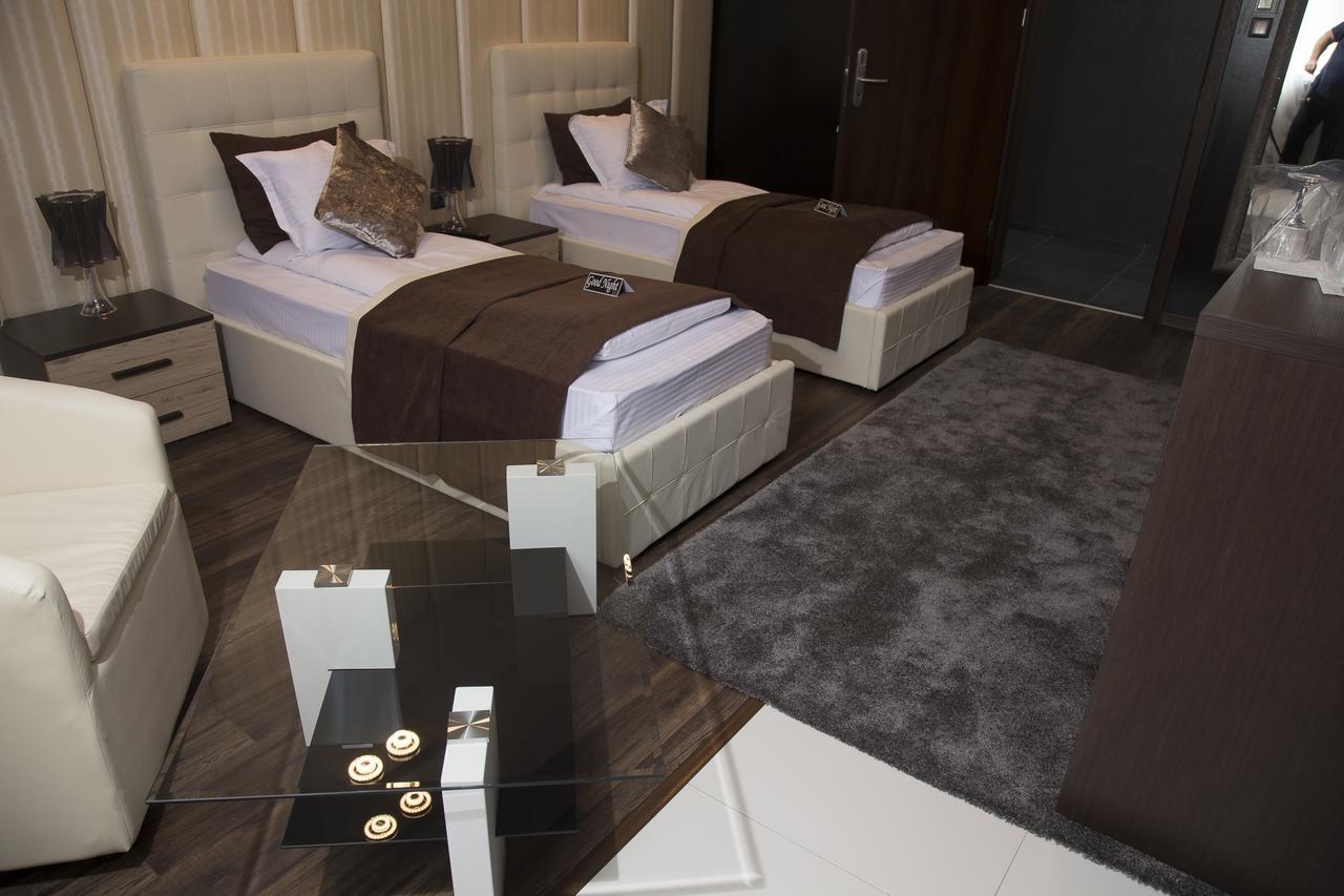 Acktion Deluxe Hotel Sumen Kültér fotó