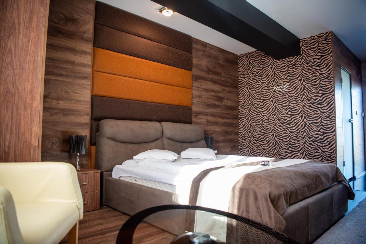 Acktion Deluxe Hotel Sumen Kültér fotó