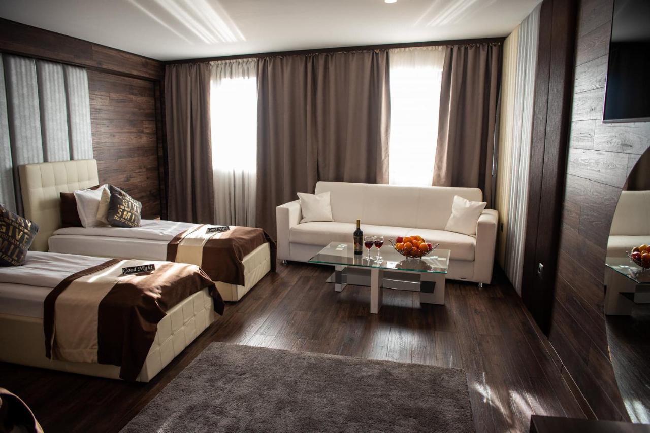 Acktion Deluxe Hotel Sumen Kültér fotó